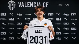 Ryunosuke Sato, presentado como jugador del Valencia CF