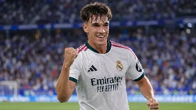 Carlos Espí da los tres puntos al Real Madrid en un debut con dudas en Cornellà