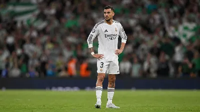 El Ajax abandona el seguimiento de Ceballos, que sigue pendiente de una propuesta del Betis