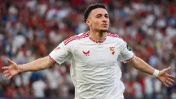 El Olympiacos tantea al Sevilla por Rubén Vargas, pero la distancia económica frena la operación