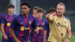 Shane Kluivert, entre los canteranos convocados por Flick para la pretemporada