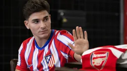 El Atlético accede a negociar la salida de Julián Álvarez, pero el delantero rechaza ir al Arsenal