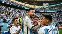 Messi y Argentina sellan una remontada épica ante Egipto en octavos