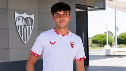 Julio Díaz, vinculado al Sevilla, aterriza en Sevilla para pasar reconocimiento médico