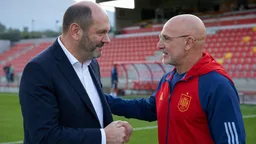 Louzán define a De la Fuente como 'maestro' y adelanta continuidad en la RFEF