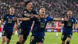 El Málaga CF logra el ascenso a Primera División tras vencer al Almería en el playoff