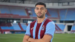 Valencia CF cierra la salida de Cenk Özkacar al Trabzonspor