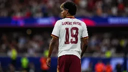 Lamine Yamal abandona el campo cojeando tras Francia-España, pero se le vio caminar con normalidad después