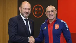 Louzán confía en ampliar el contrato de De la Fuente para el Mundial 2030