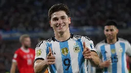 Argentina sufre y elimina a Suiza en la prórroga con un golazo de Julián Álvarez (3-1)