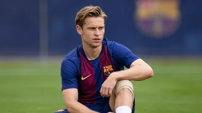 Crece la tensión con De Jong: el Barça se inquieta por su rodilla y el tratamiento divide los plazos