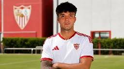 Julio Díaz firma por el Sevilla por cinco temporadas tras su debut con el Atlético
