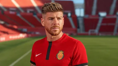 Alberto Moreno, lateral zurdo con experiencia europea, se une al Mallorca para Segunda División