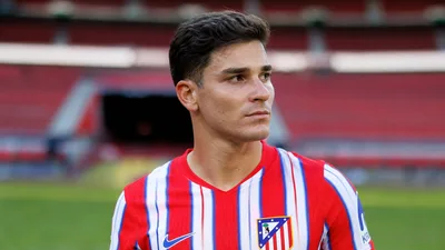 Julián Álvarez permanece en el Atlético tras su intento de salida al Barcelona