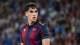 Levante deja fuera de la convocatoria a Carlos Espí mientras cierra su salida a Europa
