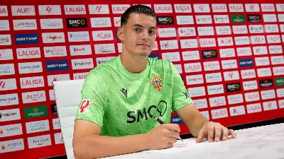 El Almería refuerza su portería con la cesión de Áron Yaakobishvili
